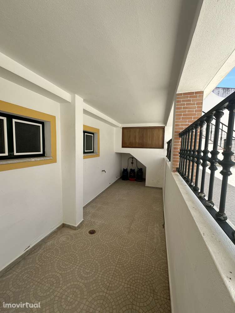 Moradia T4 com Garagem e Quintal em Moura - Grande imagem: 5/26