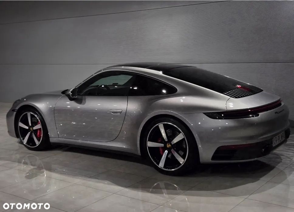 Porsche 911 Carrera 4S - 5
