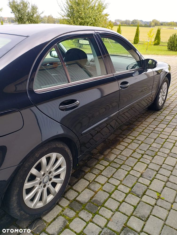 Mercedes-Benz Klasa E 280 4Matic Automatik Classic - 11