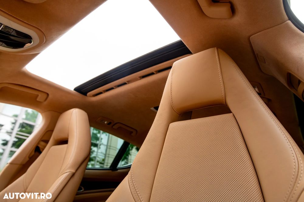 Porsche Panamera - 25