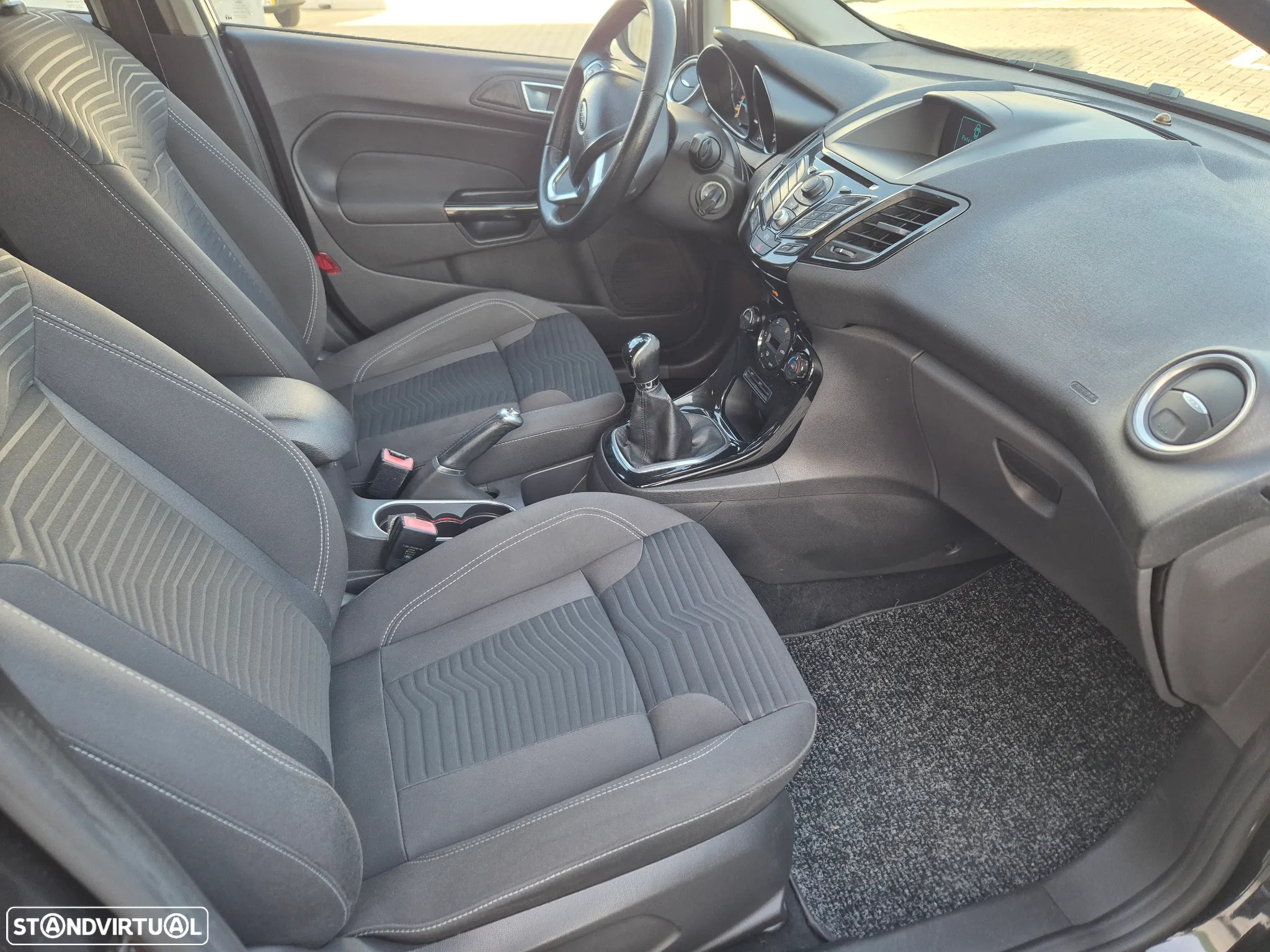 Ford Fiesta 1.5 TDCi Titanium - 8