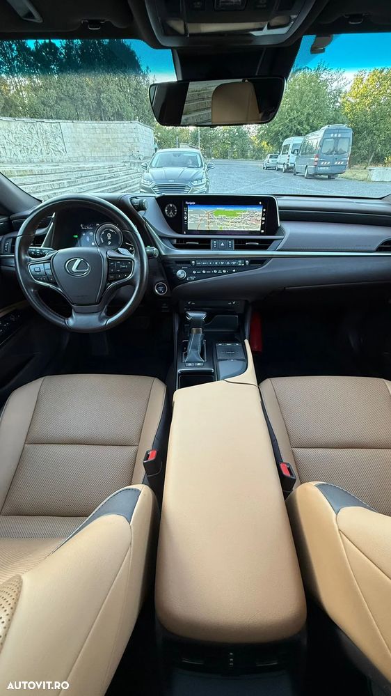 Lexus Seria ES 300h Luxury Line - 17