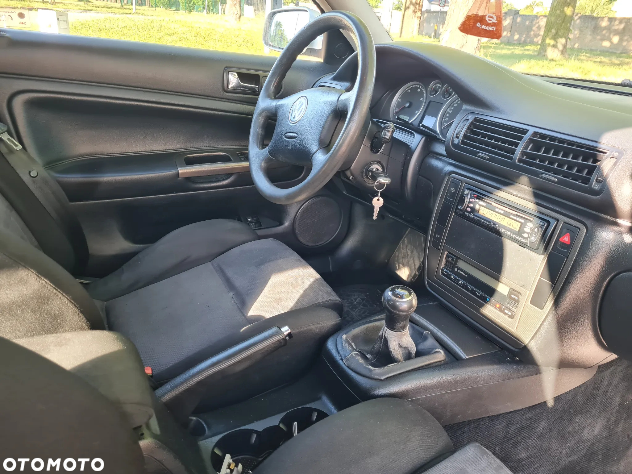 Volkswagen Passat 1.9 TDI Comfortline - 10