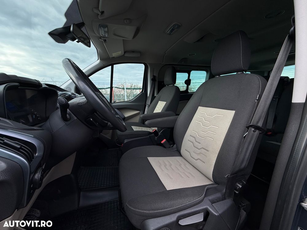 Ford Tourneo Custom - 18