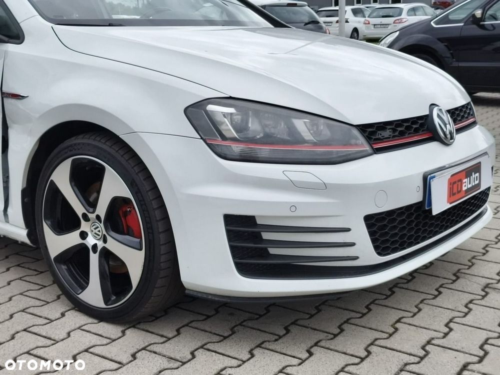 Volkswagen Golf - 21