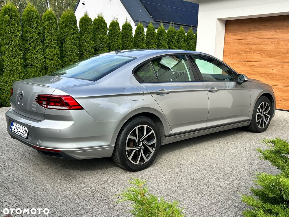 Volkswagen Passat 1.6 TDI BMT Trendline - 4