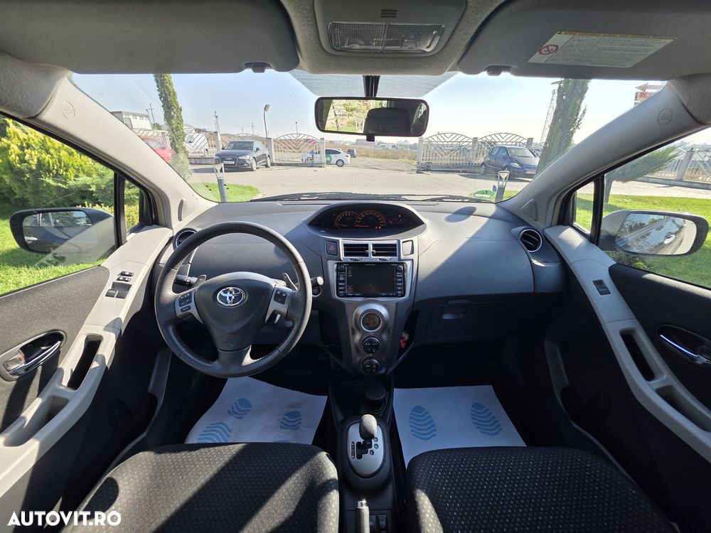Toyota Yaris - 8