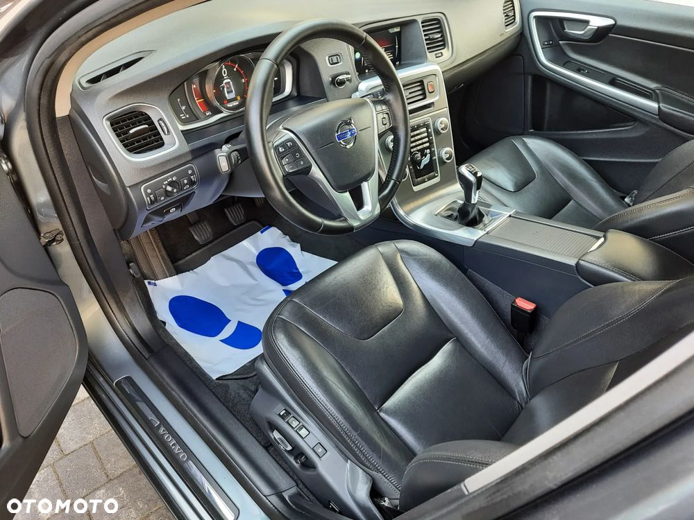 Volvo S60 D2 Summum - 11
