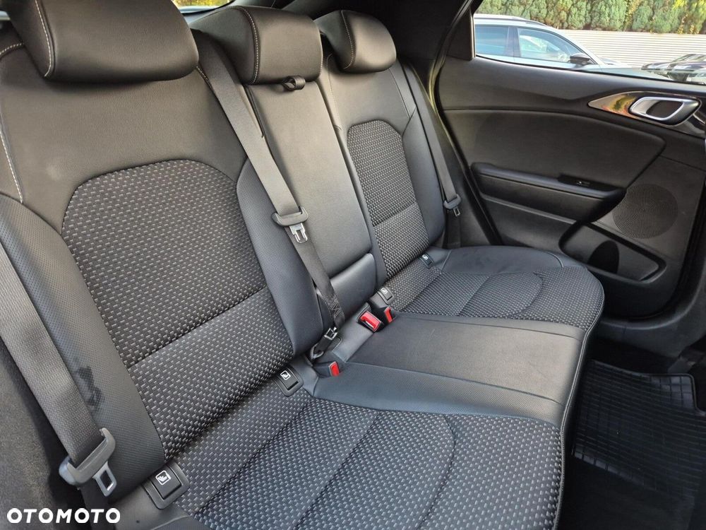 Kia XCeed 1.6 T-GDI L Business Line DCT - 16