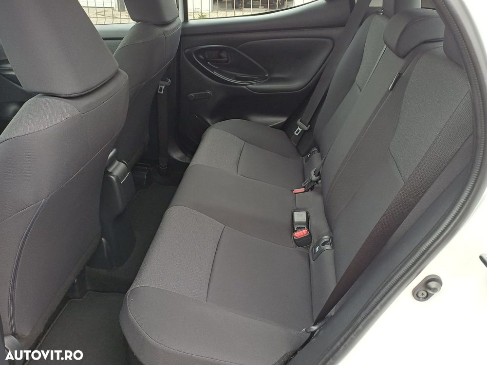 Toyota Yaris 1.5 L VVT-iE Multidrive S Active - 8