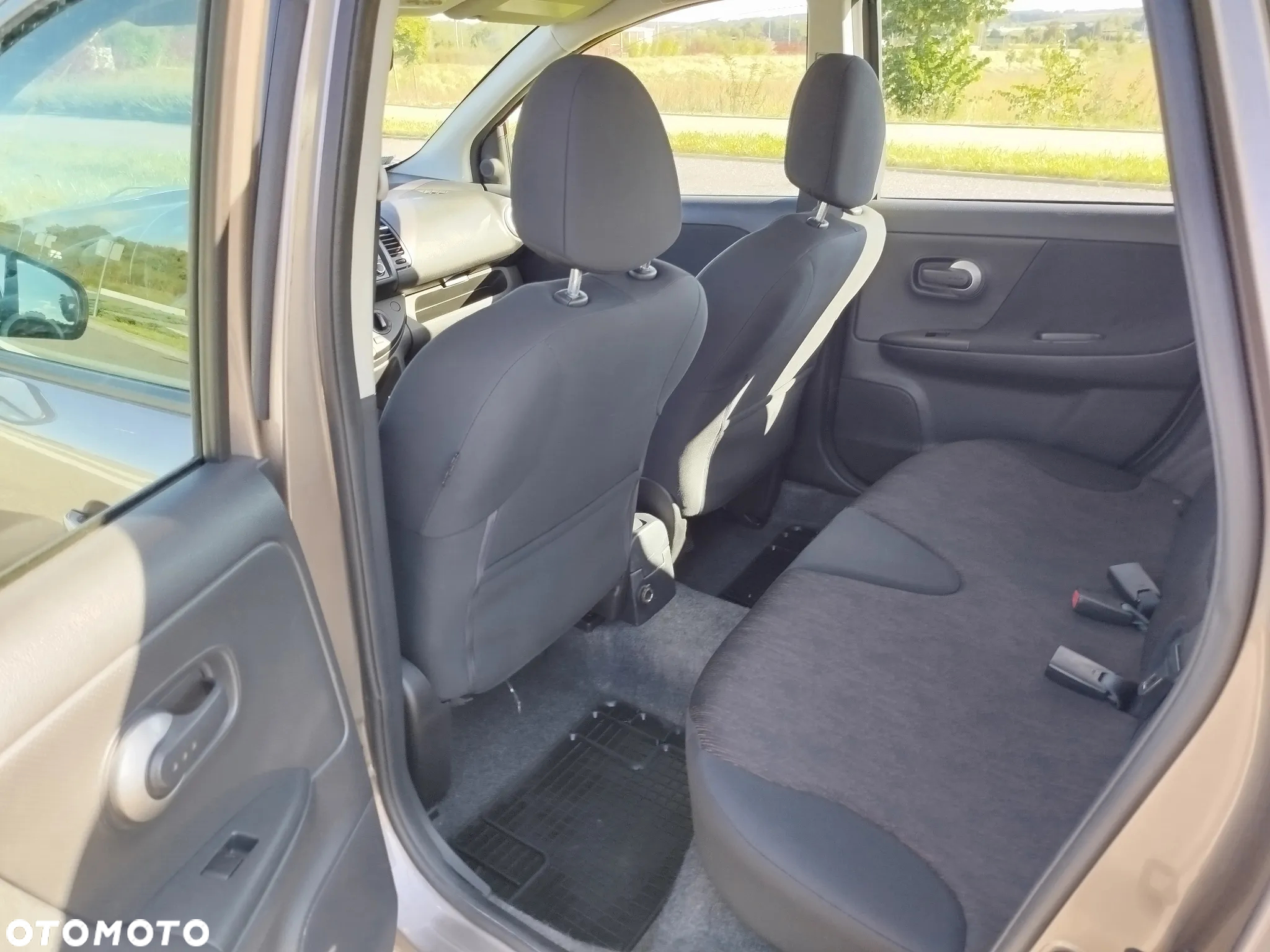 Nissan Note - 10