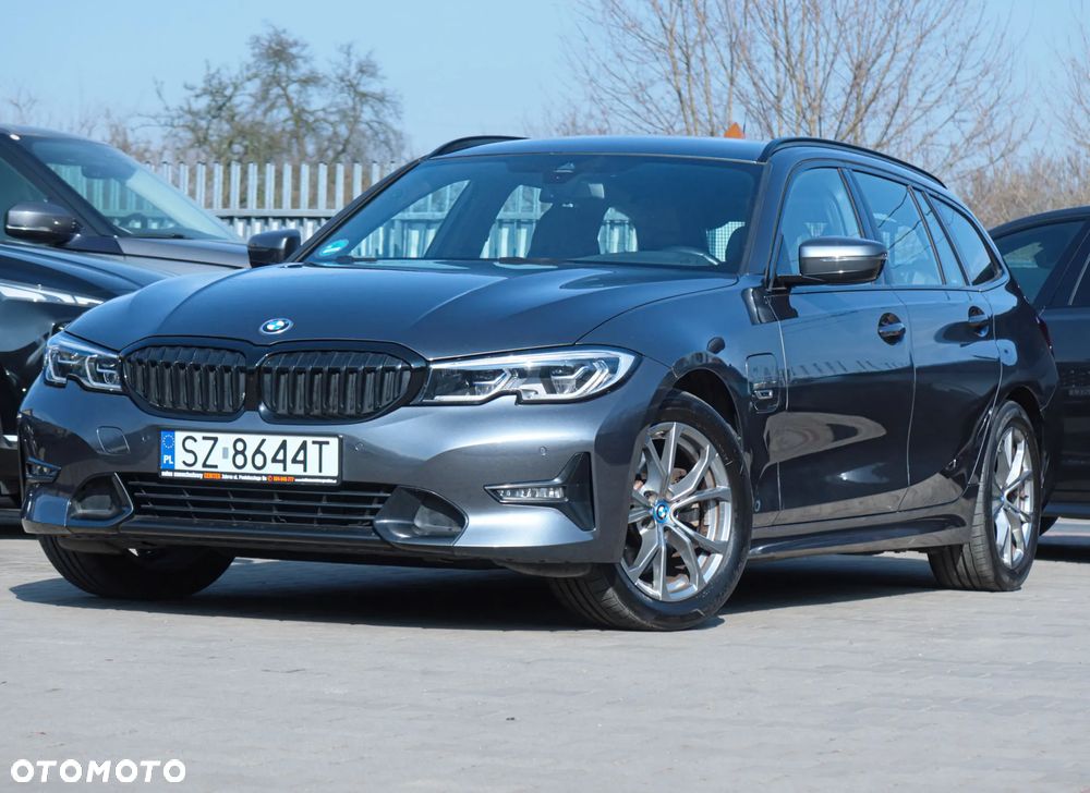 BMW Seria 3 330e Sport Line - 29