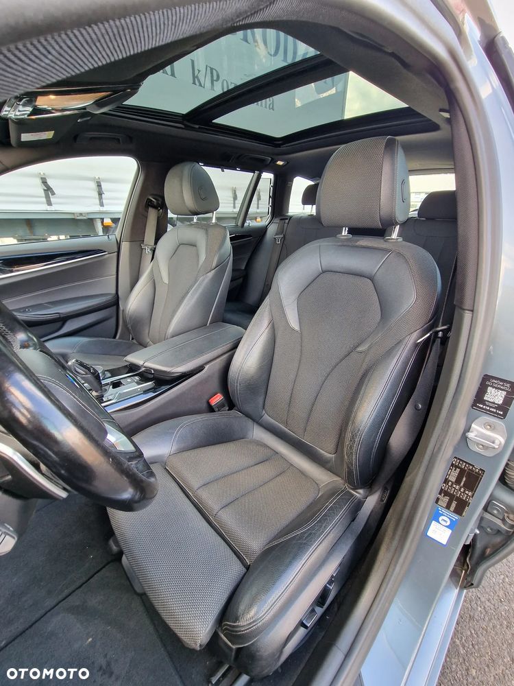BMW Seria 5 525d Sport Line - 18