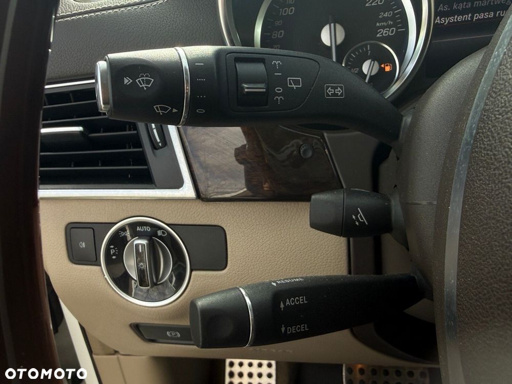 Mercedes-Benz GL - 28