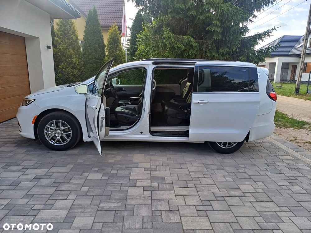Chrysler Pacifica - 4