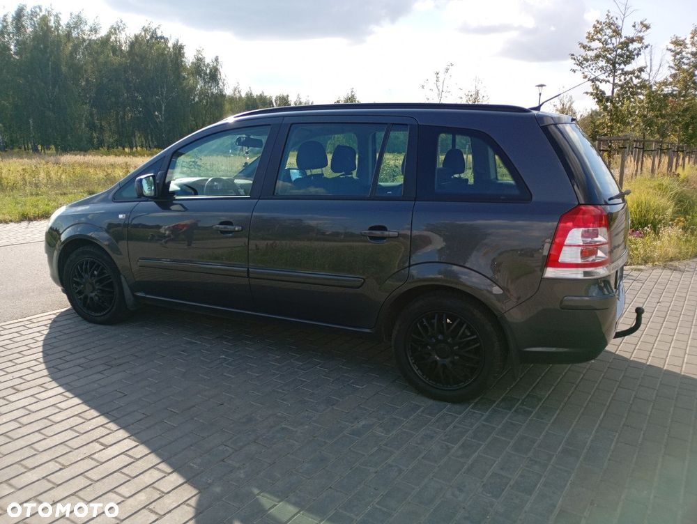 Opel Zafira 1.8 Cosmo - 2