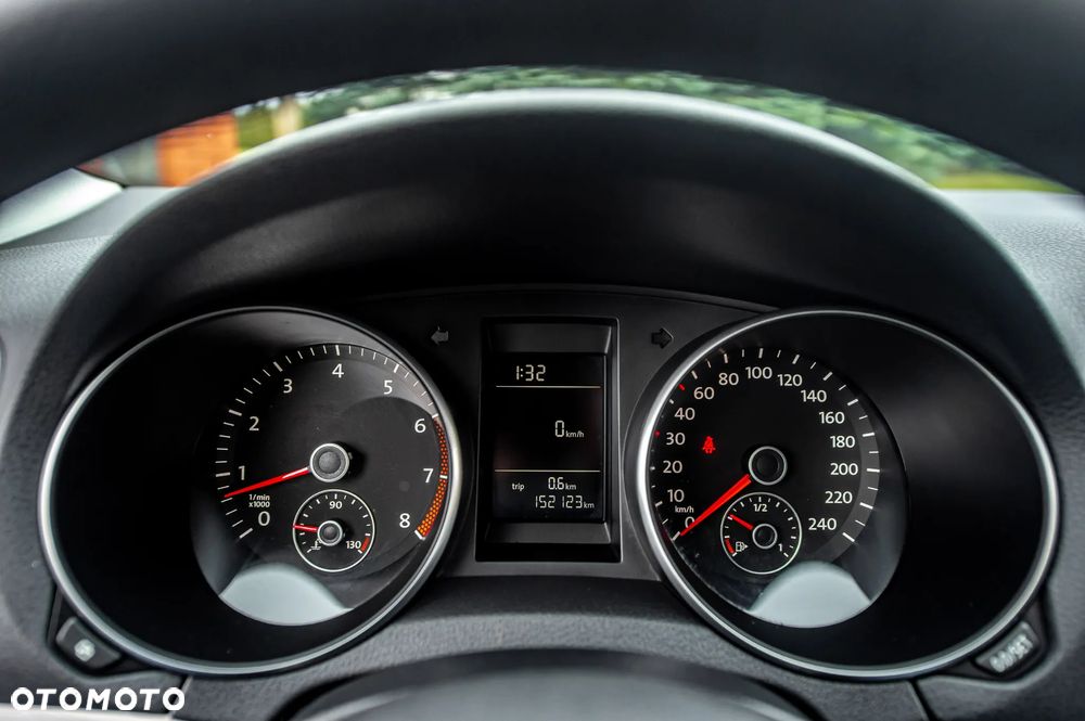 Volkswagen Golf 1.6 Highline - 29