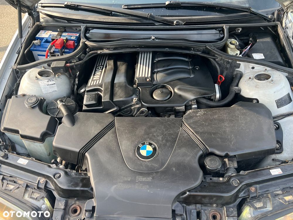 BMW Seria 3 318i - 17