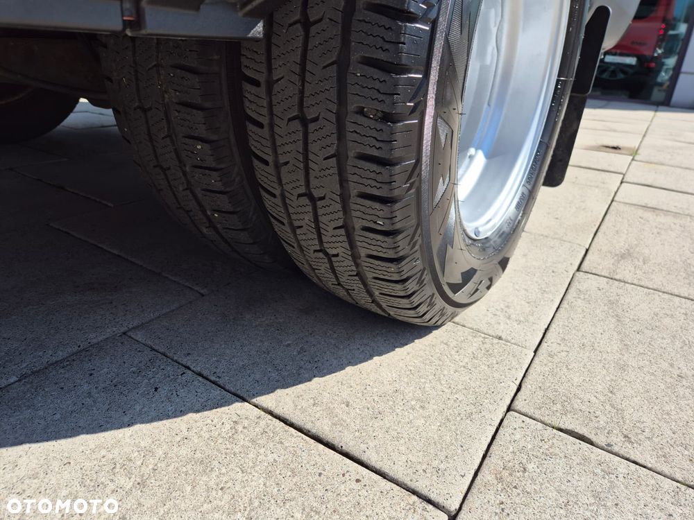 Iveco Daily 40 S 14 Forveda / CNG / BENZYNA / 10 MIEJSC / RAMPA / MIEJSCE DLA INWALIDÓW / KAMERY 360 / MOŻLIWOŚĆ 9 MIEJSC / WEBASTO / BEZWYPADKOWY - 14