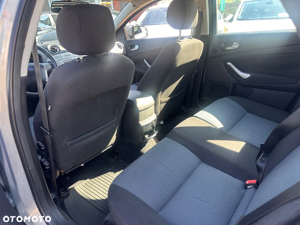 Ford Mondeo 1.6 Titanium - 18