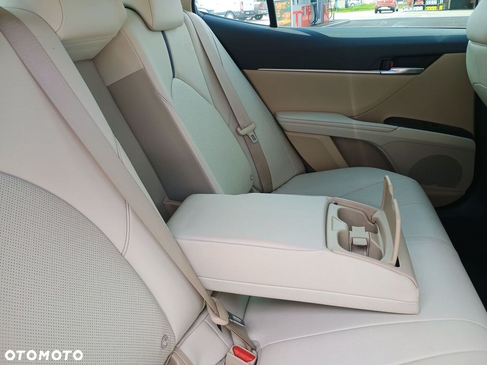 Toyota Camry 2.5 Hybrid Executive CVT - 15