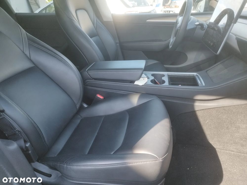 Tesla Model Y Standard - 7