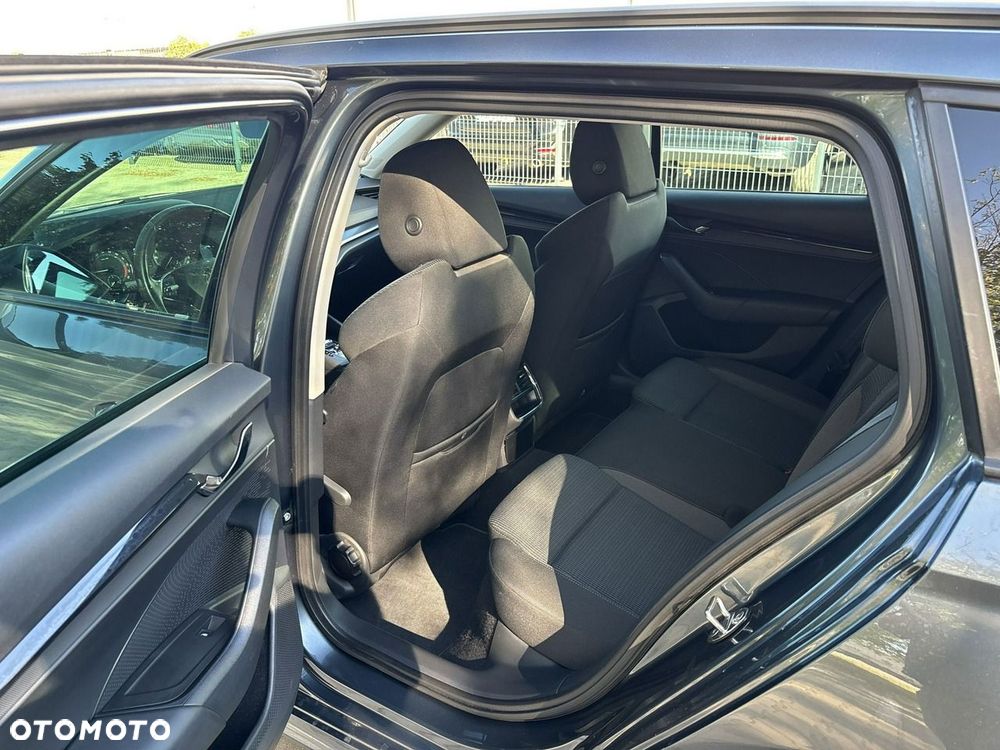 Skoda Octavia 2.0 TDI Ambition DSG - 20