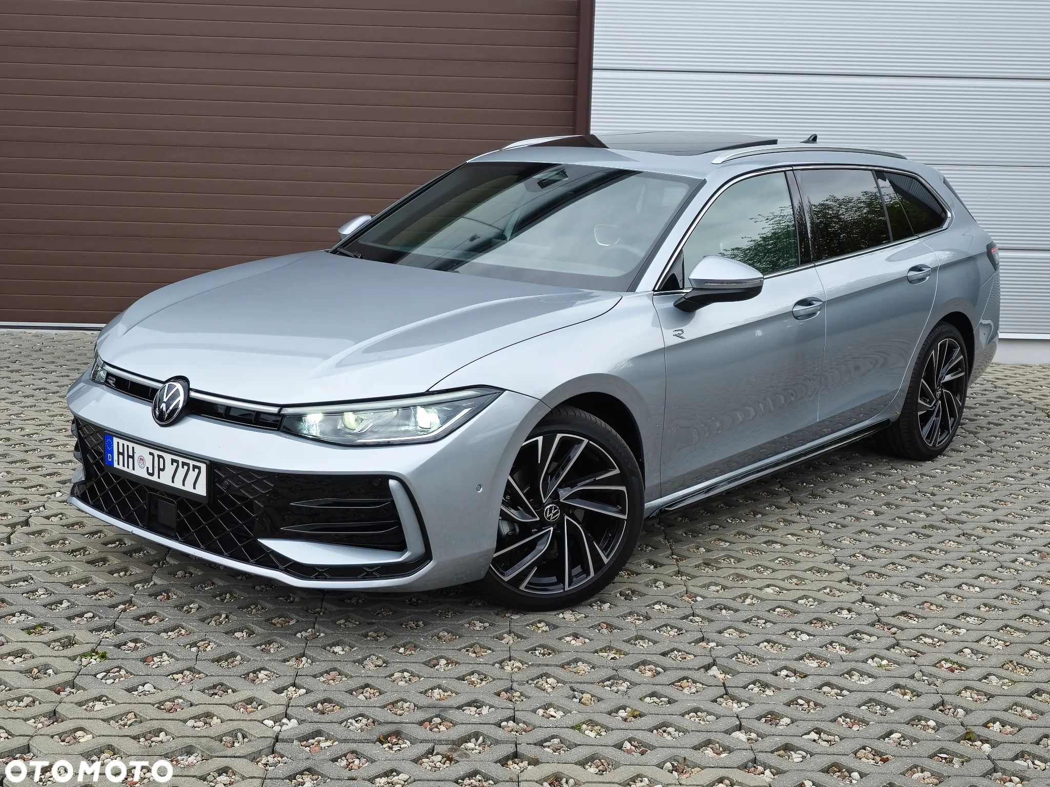 Volkswagen Passat Variant 2.0 TDI SCR DSG R-Line - 3