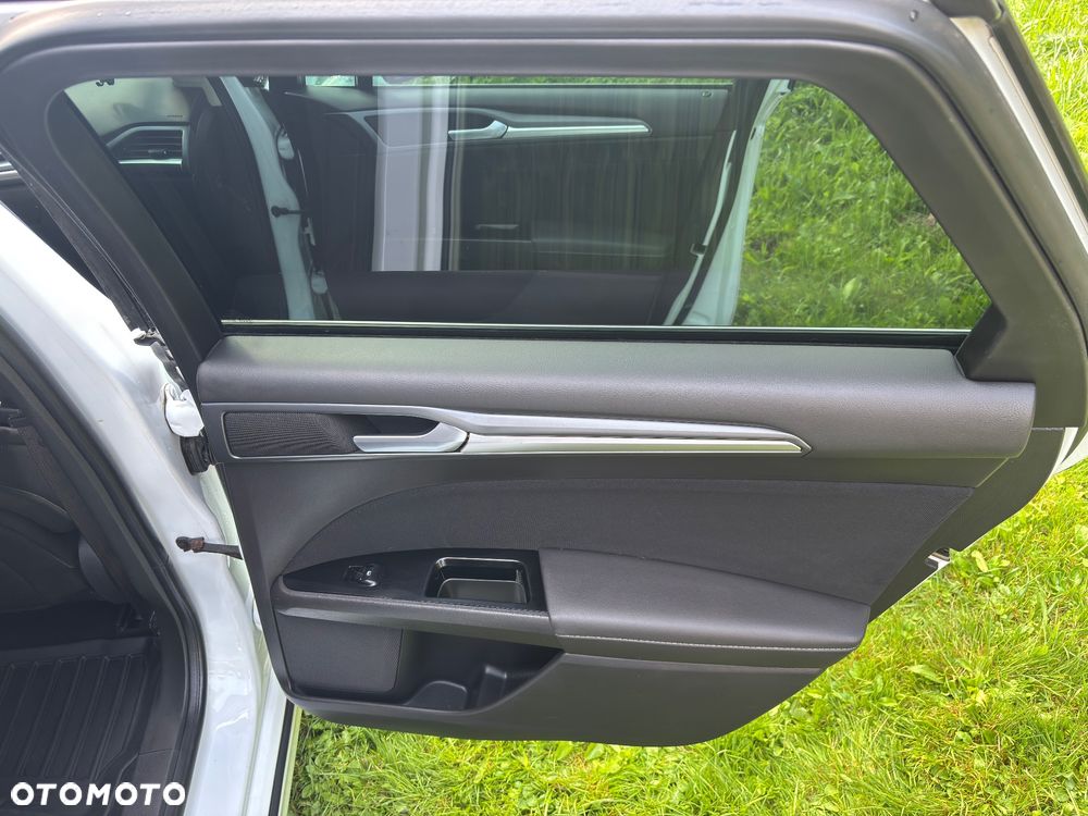 Ford Mondeo 2.0 TDCi Titanium PowerShift - 16