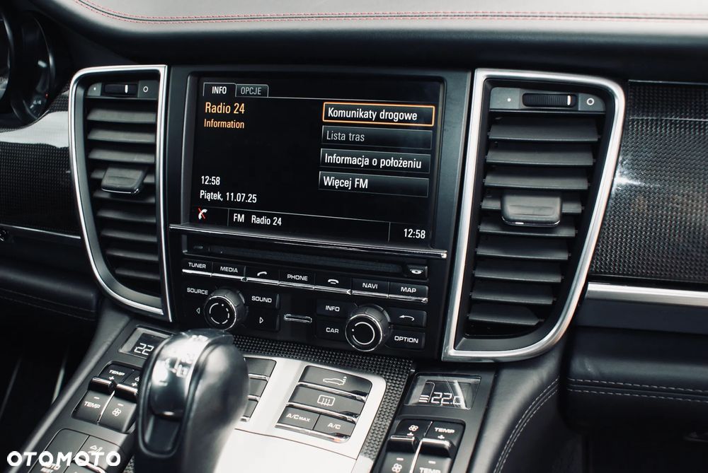 Porsche Panamera GTS - 19