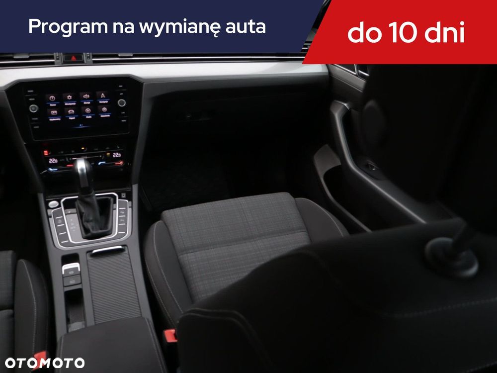 Volkswagen Passat - 10