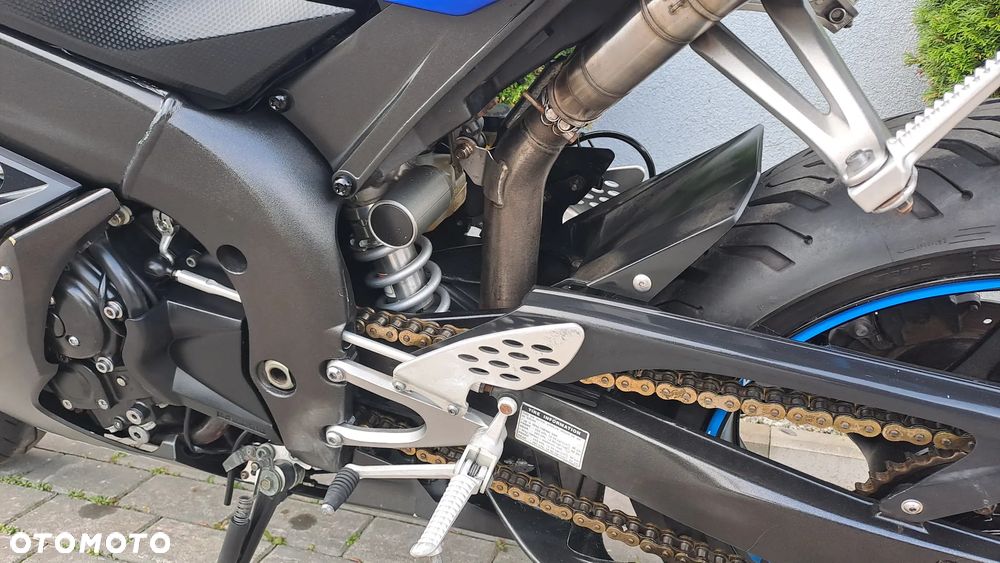 Yamaha R1 - 31