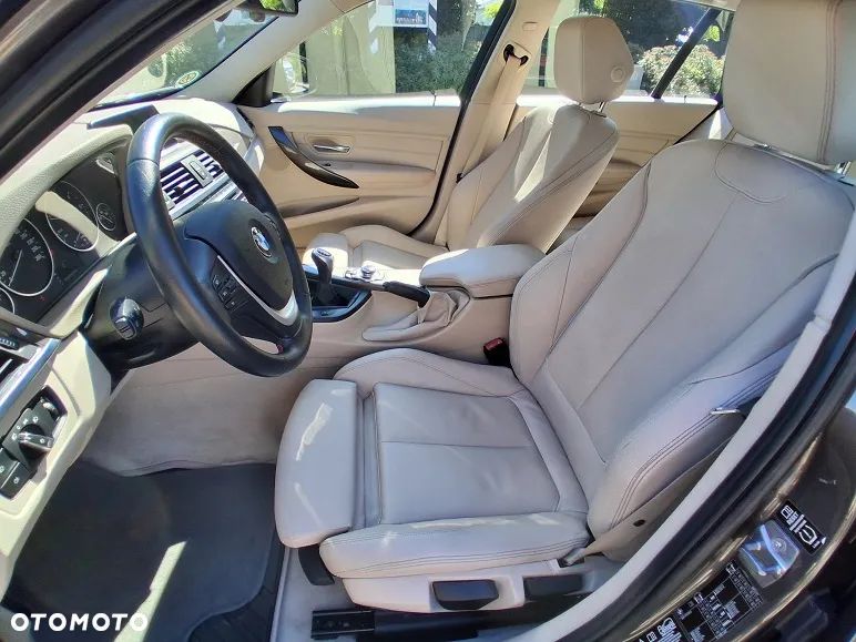 BMW Seria 3 320d xDrive Modern Line - 12