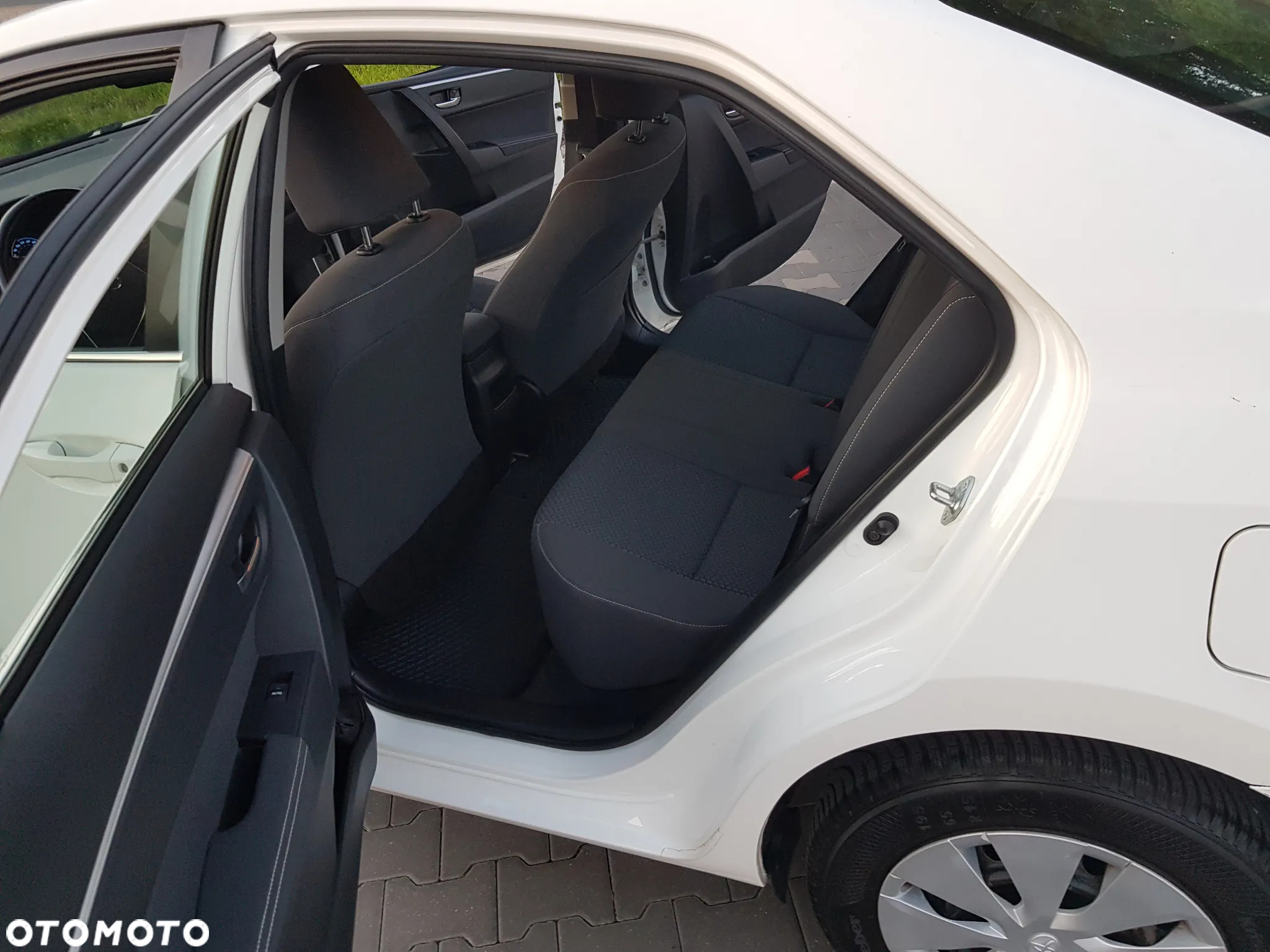 Toyota Corolla - 13