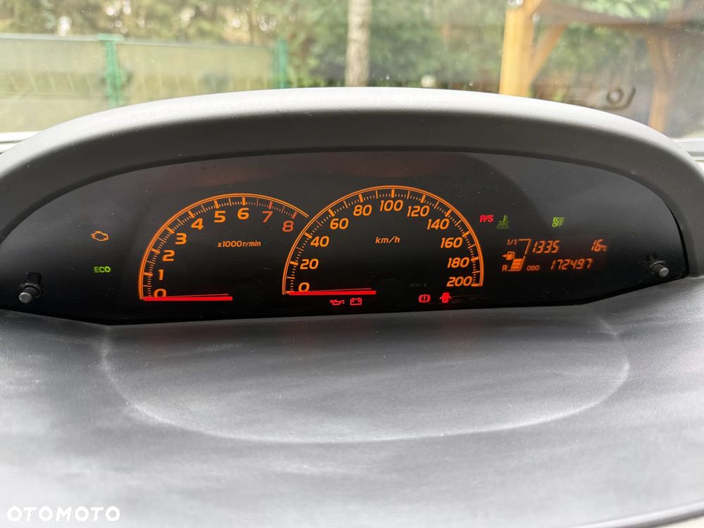 Toyota Yaris 1.33 Premium - 24
