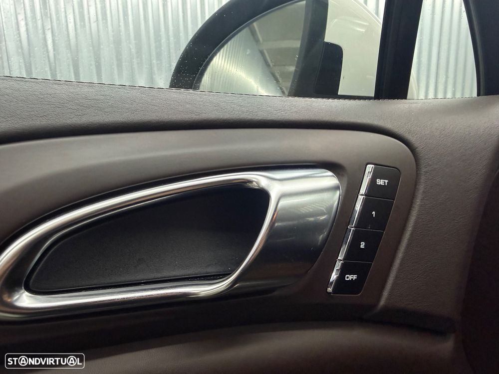 Porsche Cayenne S - 33