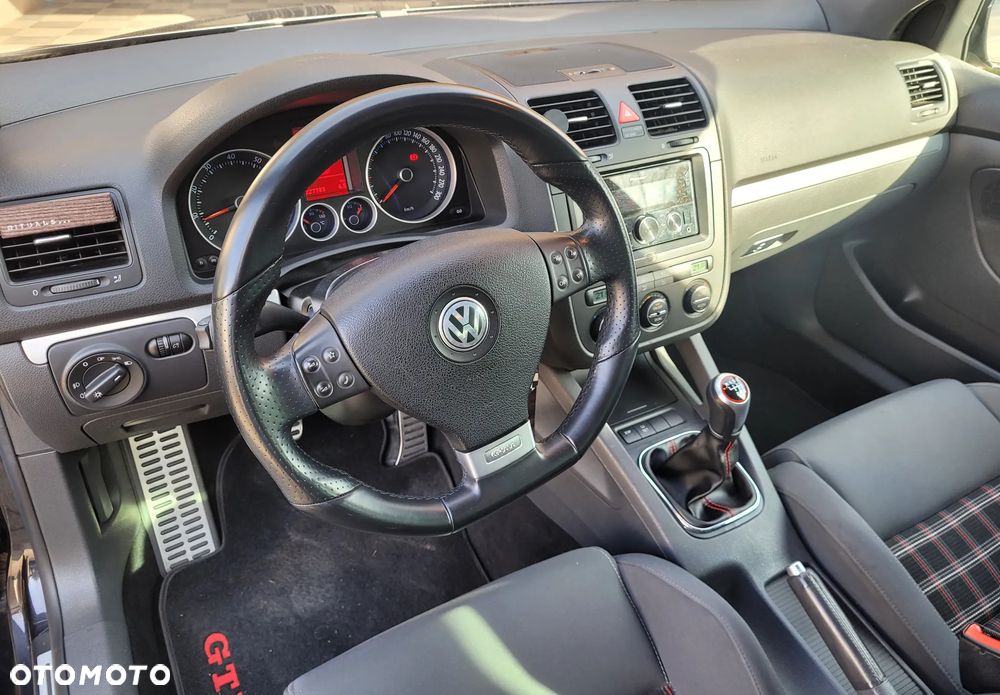 Volkswagen Golf 2.0 GTI - 8