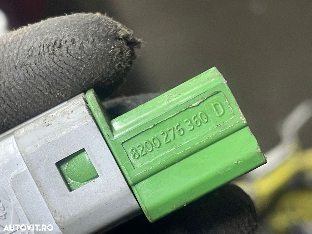 Comutator lumini frana 8200276360D Renault Clio 4 [2012 - 2020] - 2