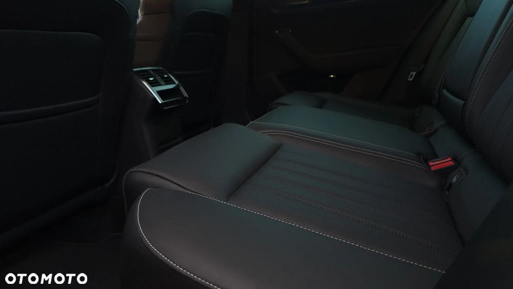 Skoda Superb 2.0 TDI DSG L&K - 39