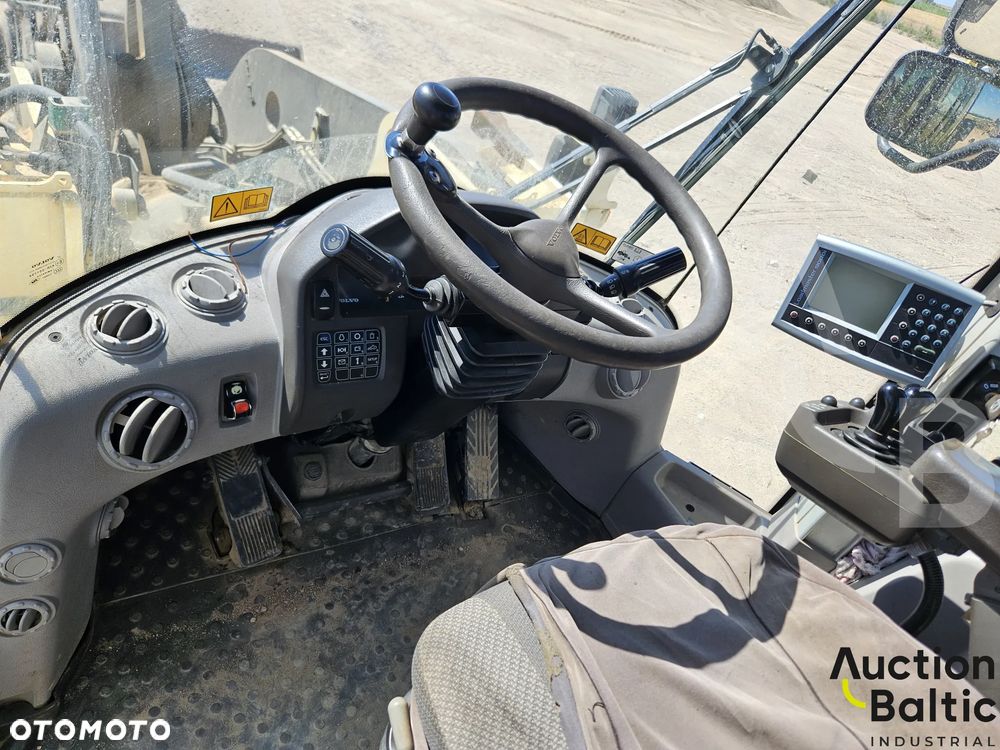 Volvo L 120 G - 7