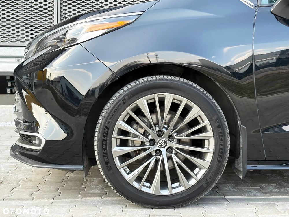 Toyota Sienna - 10