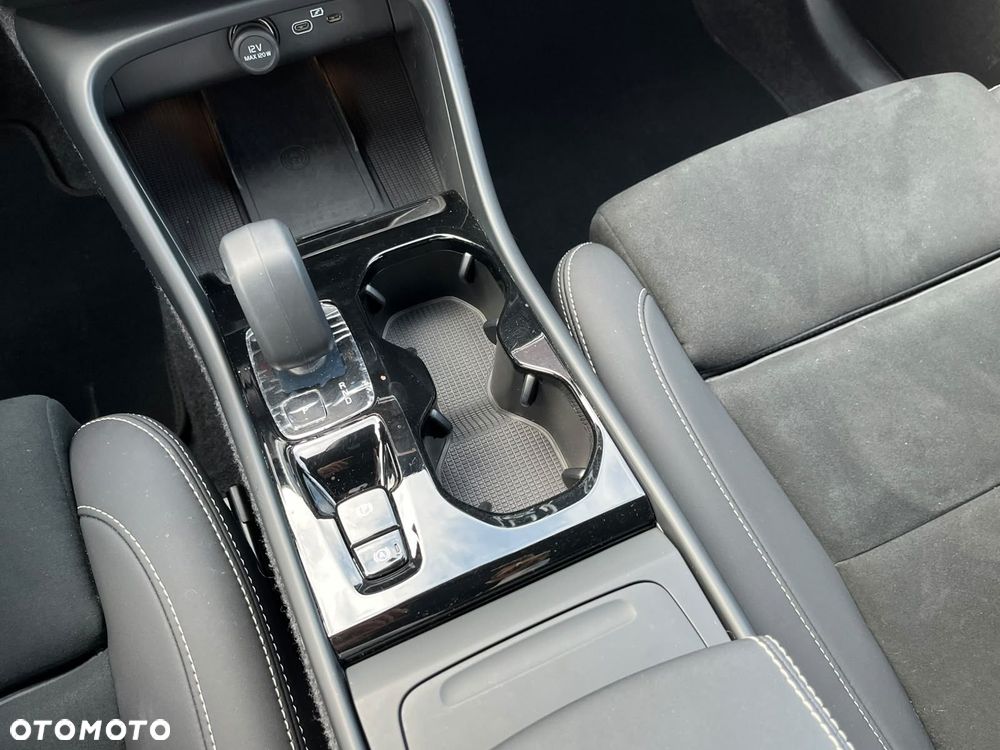 Volvo XC 40 - 30
