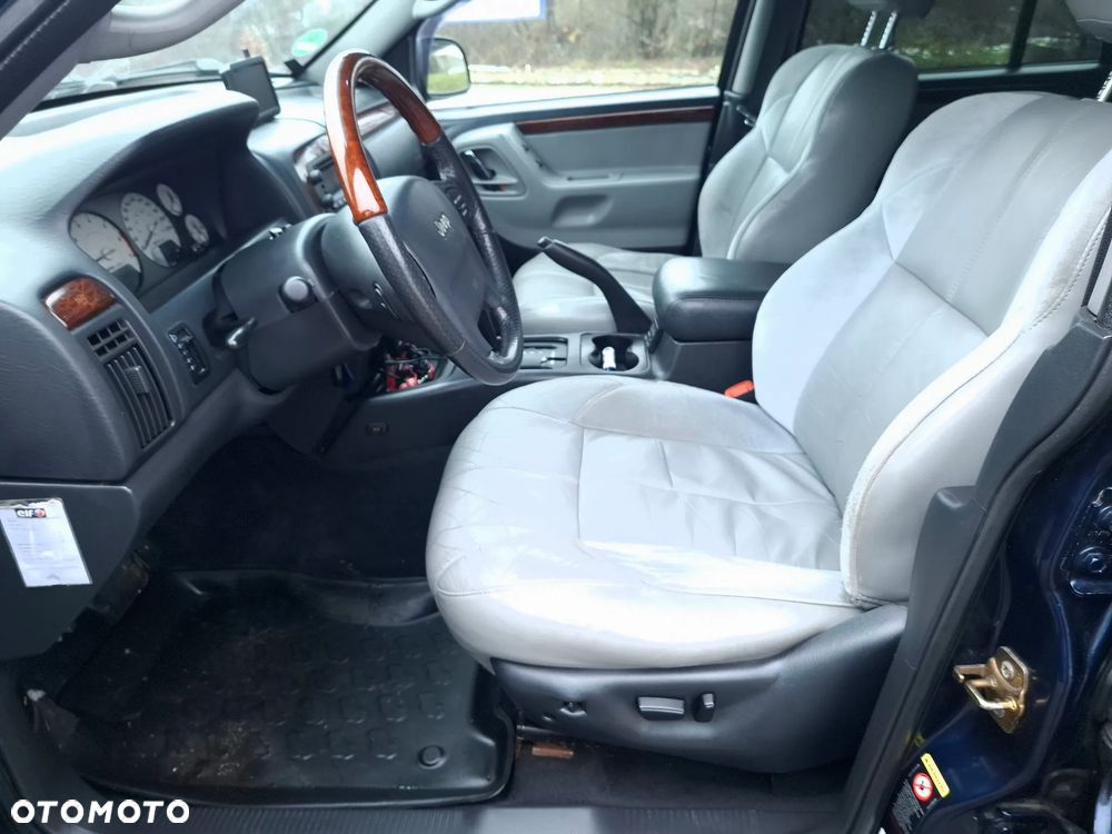 Jeep Grand Cherokee - 28