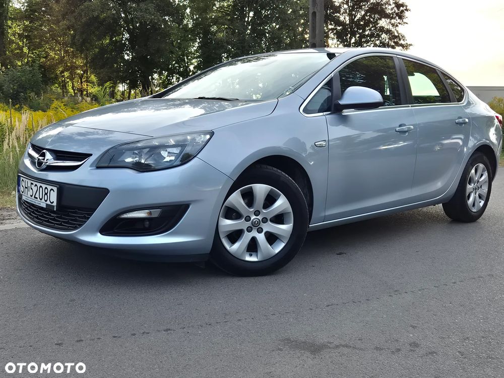 Opel Astra IV 1.4 T Active - 1