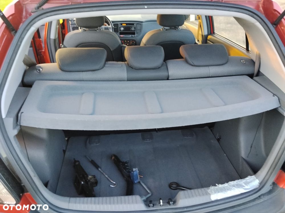 Kia Rio 1.4 EX Basis - 12