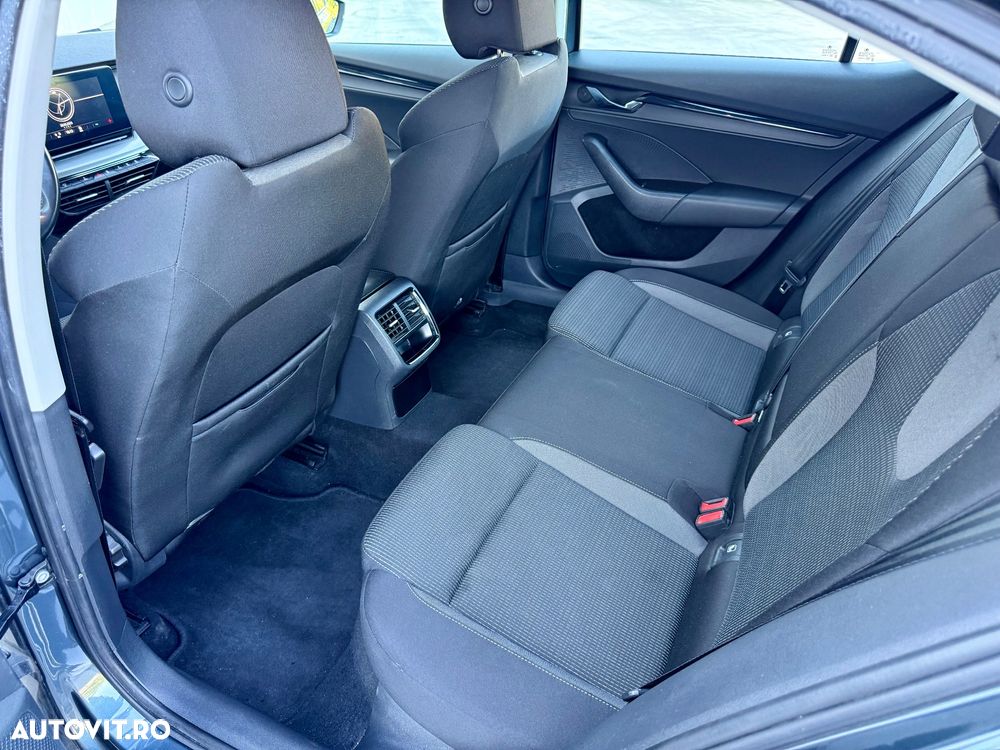 Skoda Octavia 2.0 TDI DSG Style - 11
