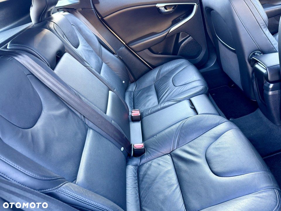 Volvo V40 T3 Summum - 33