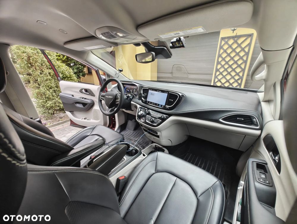 Chrysler Pacifica ver-2-5-hybrid-dynamic-force-executive-e--cvt - 8