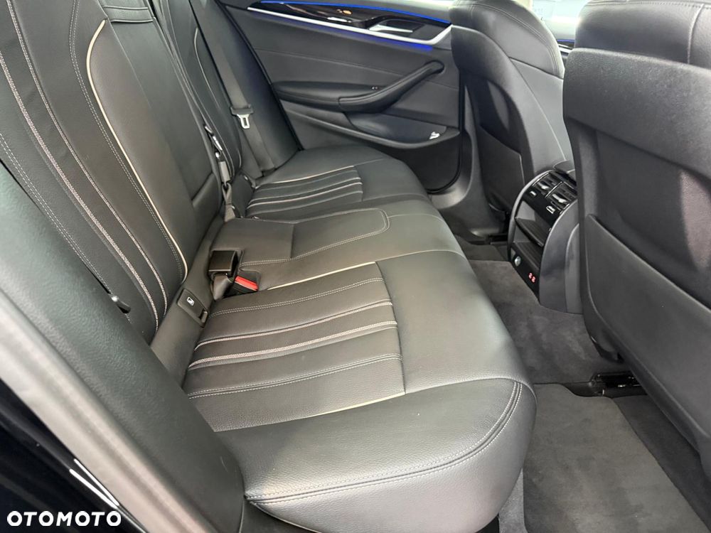 BMW Seria 5 520d M Sport Edition - 32