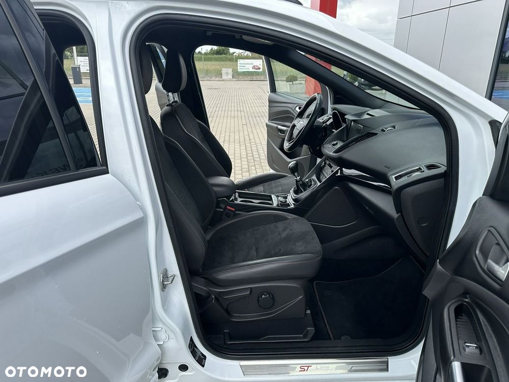Ford Kuga 1.5 EcoBoost 2x4 ST-Line - 15